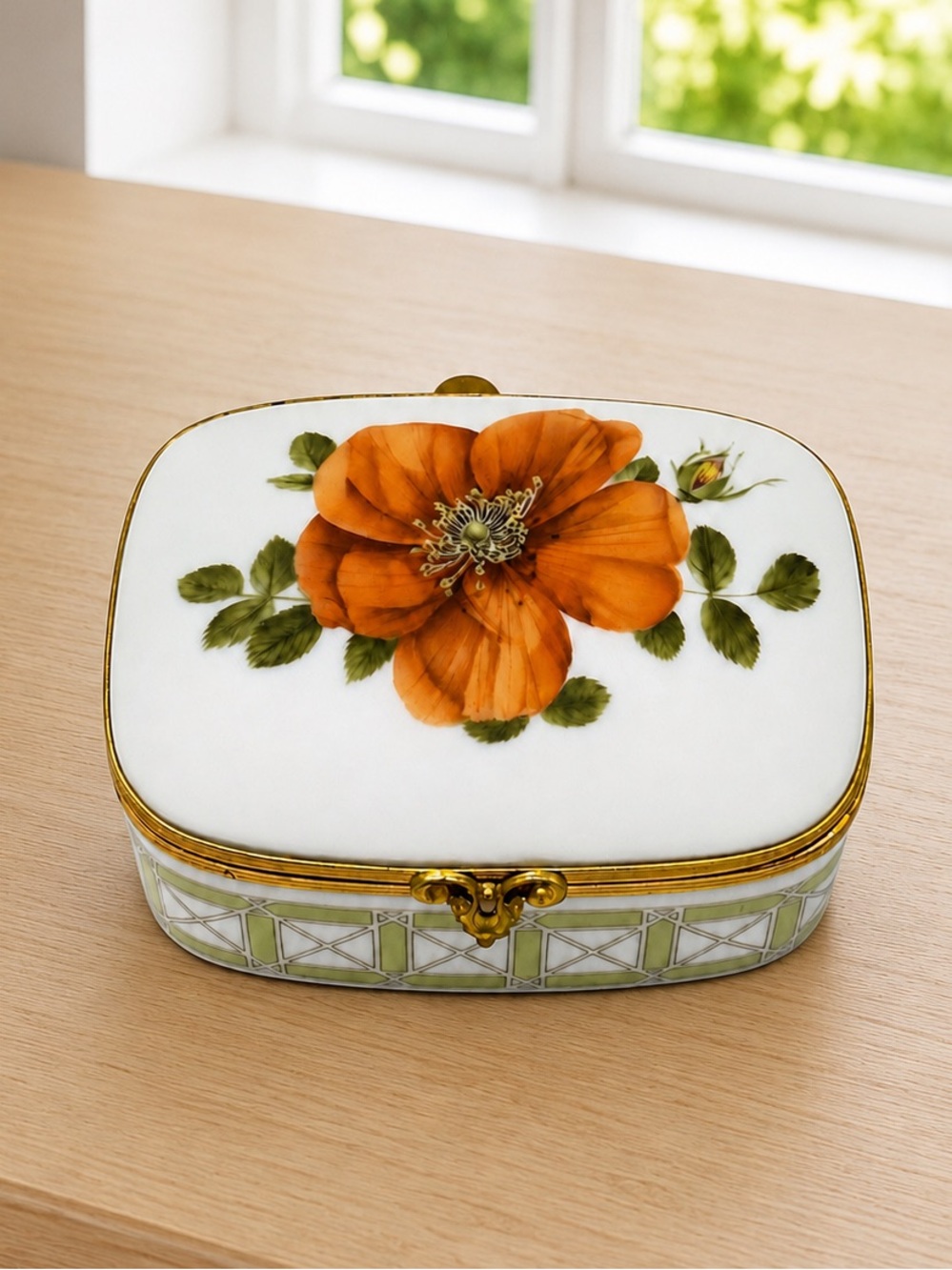 Porcelaine De Paris Limoges Austrian Copper Briar Floral Ceramic Trinket Box